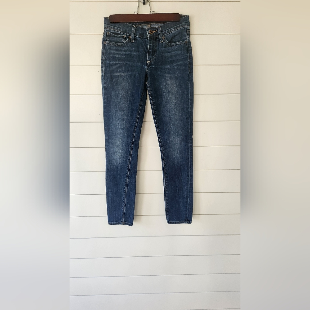 Women's Luck Brand Charlie Skinny Jeans Size 2/26
